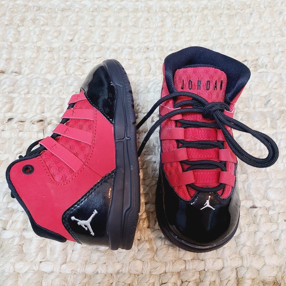 NEW Jordan Max Aura Sneakers Toddler 7 Red Black Lace-Up‎ 3 4 Top Shoes
